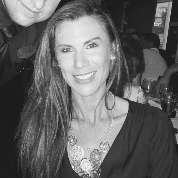 Meet your Posher, Carol - Picture 1 of 1